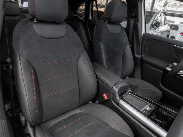 Mercedes-Benz GLA 180 AMG Line