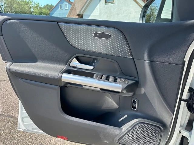 Mercedes-Benz B 200 Progressive Sedan