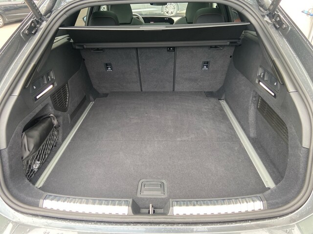 Audi A6 Avant Quattro S-Tronic