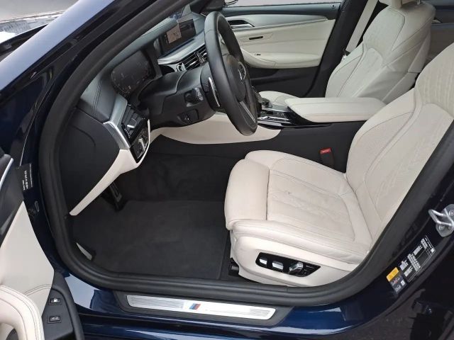 BMW 545 545e M-Sport Sedan xDrive