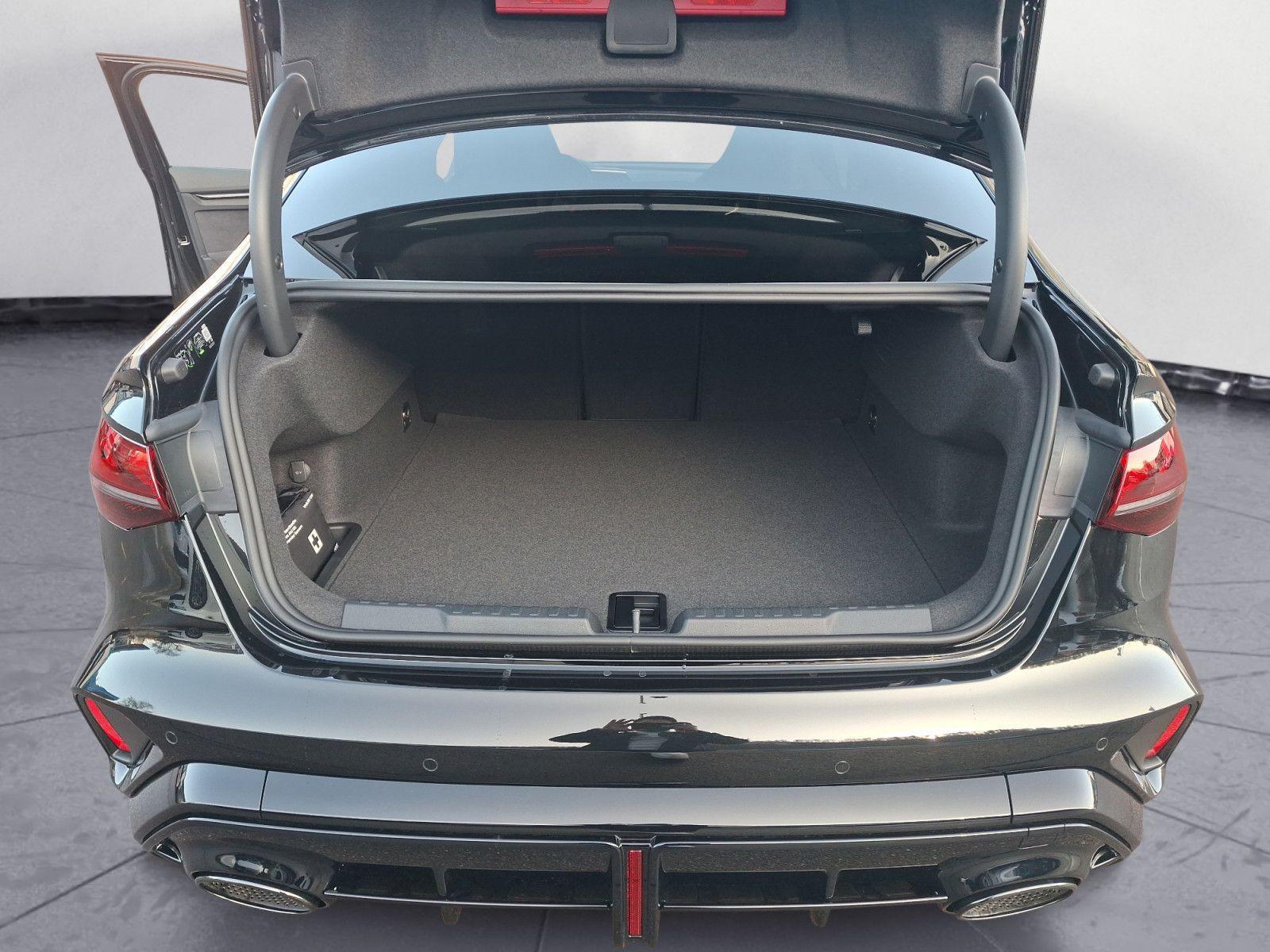 Audi RS3 S-Tronic Sedan