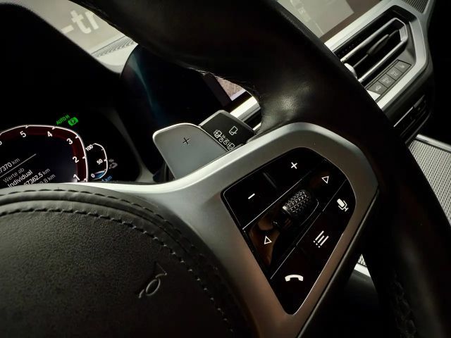 BMW 330 330e M-Sport xDrive