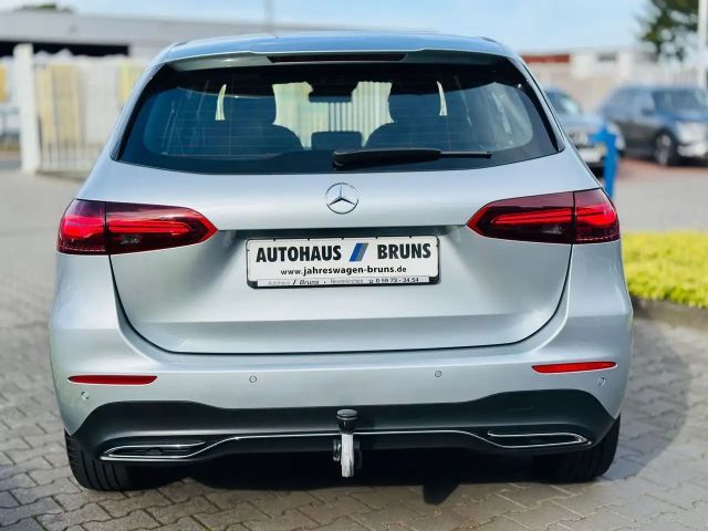 Mercedes-Benz B 180 B 180 d Progressive Sedan