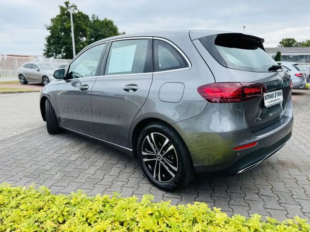 Mercedes-Benz B 180 Progressive Sedan