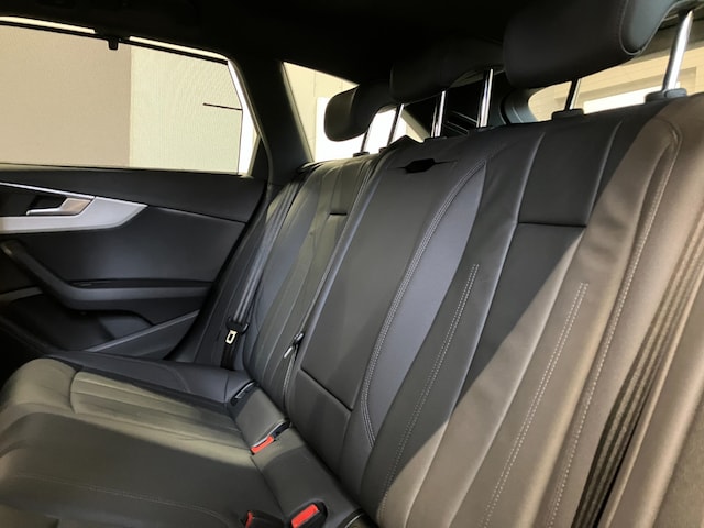 Audi A4 35 TFSI Avant S-Tronic