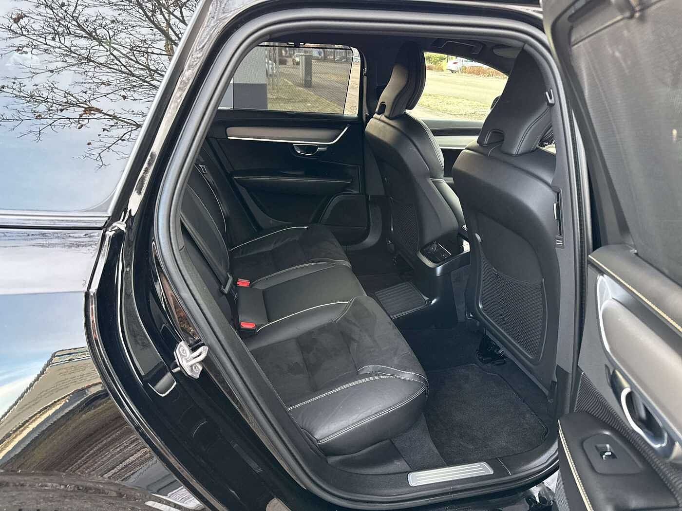 Volvo V90 AWD R-Design Recharge