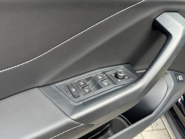 Volkswagen T-Roc T-Roc 1.5 TSI DSG R-Line AHK*STHZG*PANO*IQ-LIGH...