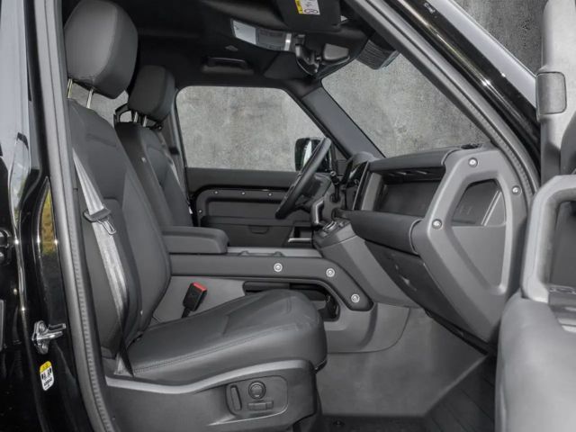 Land Rover Defender 110 D250 Dynamic SE