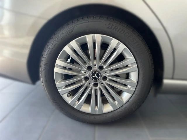 Mercedes-Benz C 200 AVANTGARDE Sedan