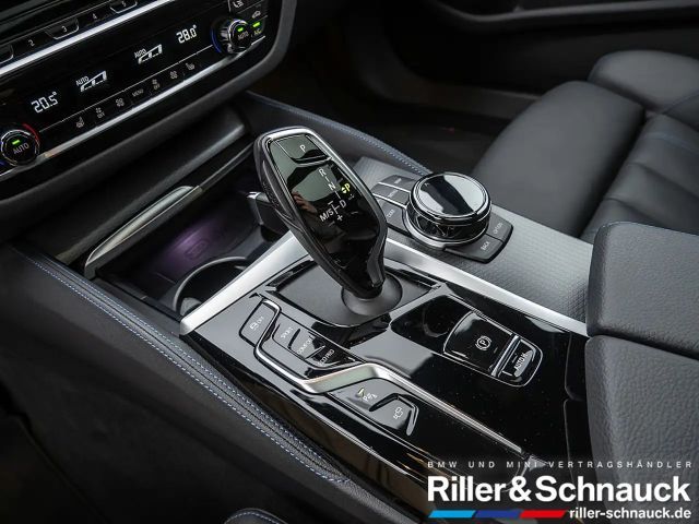 BMW 530 530d M-Sport Touring xDrive