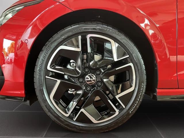 Volkswagen Golf 1.5 TSI DSG R-Line