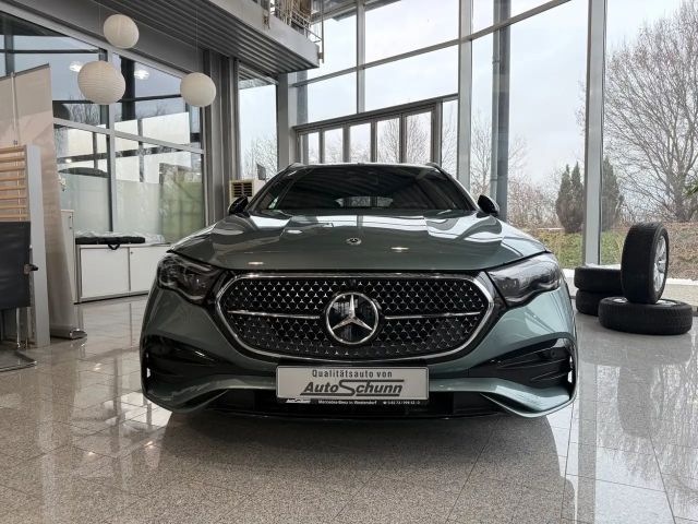 Mercedes-Benz E 300 AMG Line E 300 e