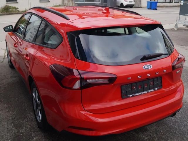 Ford Focus Cool & Connect Wagon