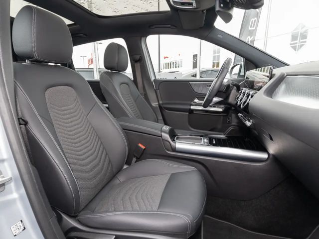 Mercedes-Benz B 180 B 180 d