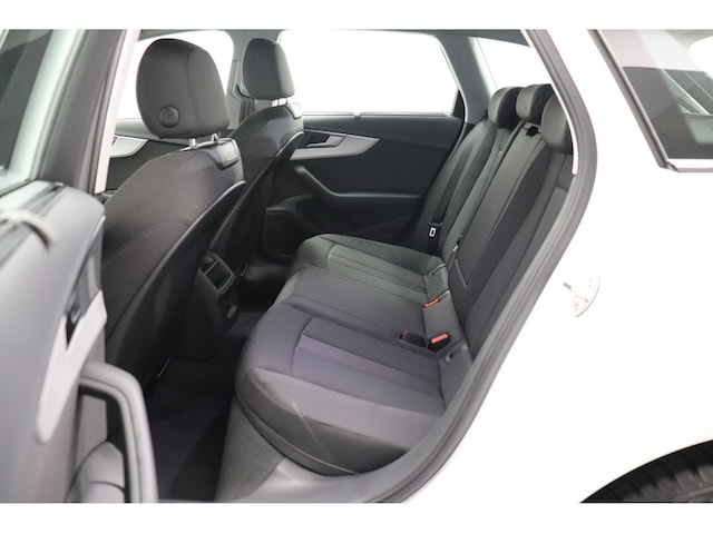 Audi A4 35 TFSI Avant S-Tronic