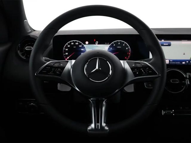 Mercedes-Benz GLA 180 Fernlichtass. Kamera