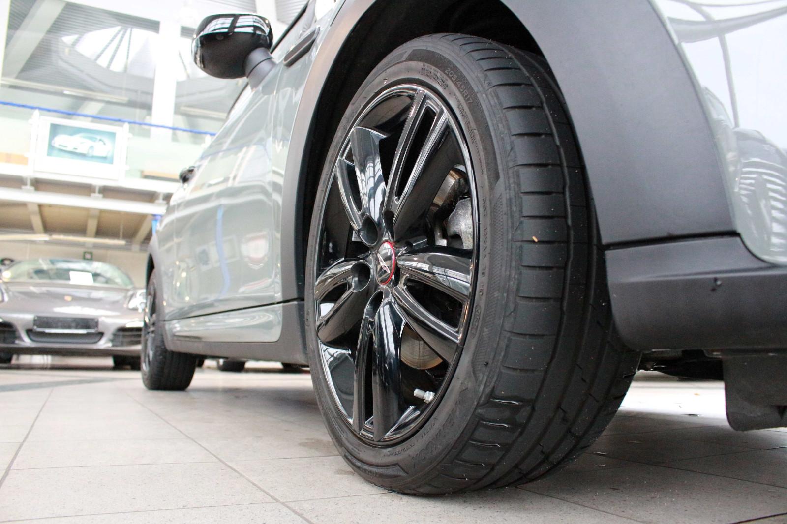 MINI Cooper John Cooper Works