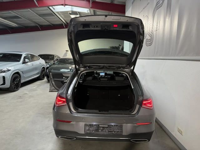 Mercedes-Benz CLA 220 /NAVI/LED/AHK/