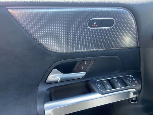 Mercedes-Benz EQB 300 4MATIC AMG Line