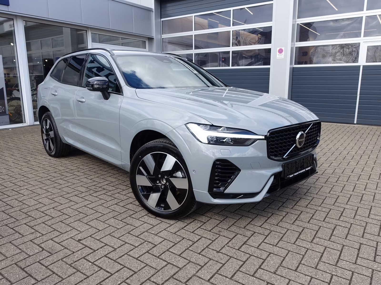 Volvo XC60 AWD Dark Plus T8