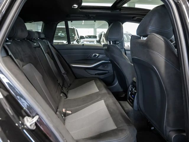 BMW 330 330d M-Sport Touring xDrive
