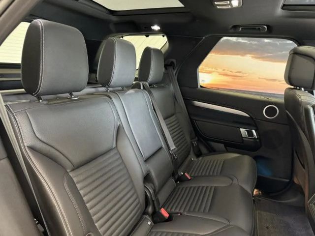 Land Rover Discovery D250 Dynamic R-Dynamic SE