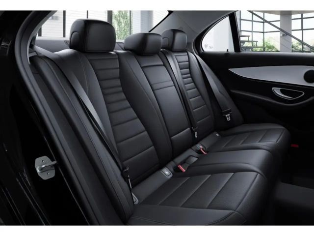 Mercedes-Benz E 220 AVANTGARDE E 220 d Sedan