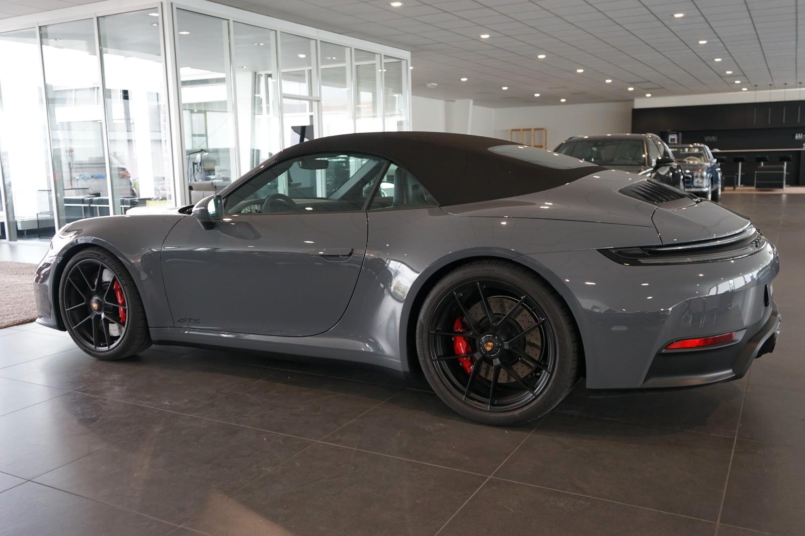 Porsche 911 992 Cabriolet Carrera GTS