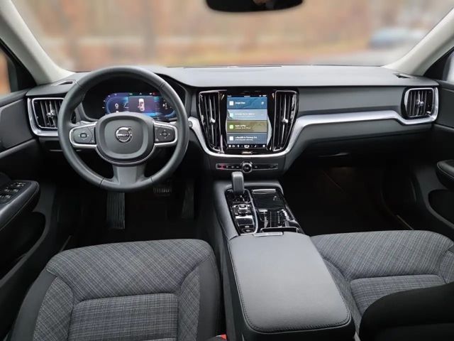 Volvo V60 AWD Core Hybrid T6