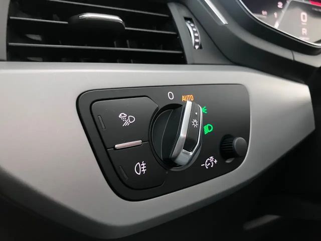 Audi A4 40 TFSI Avant S-Line