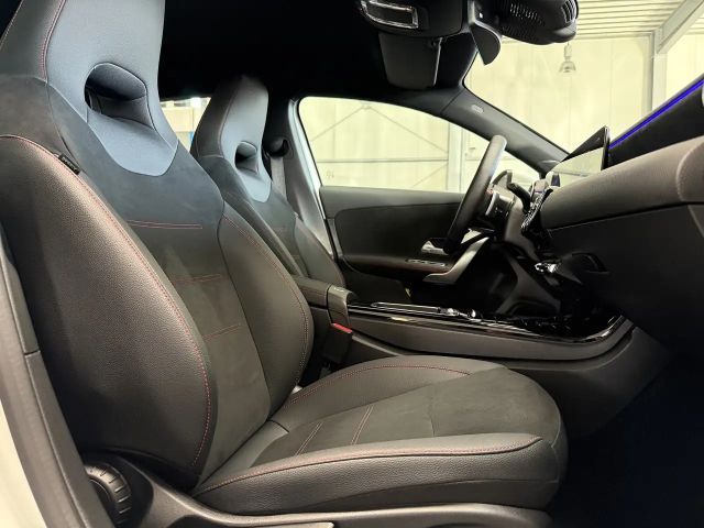 Mercedes-Benz A 250 4MATIC AMG Line