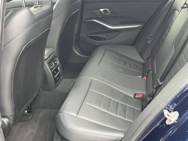 BMW 330 330i M-Sport Sedan xDrive