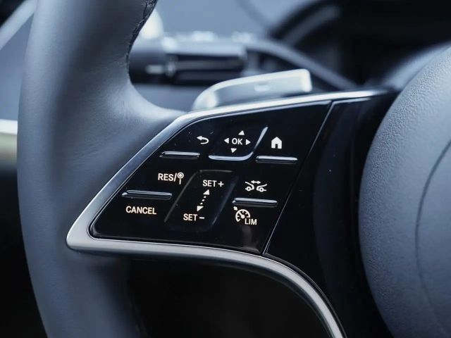 Mercedes-Benz E 200 AVANTGARDE E 200 d Sedan