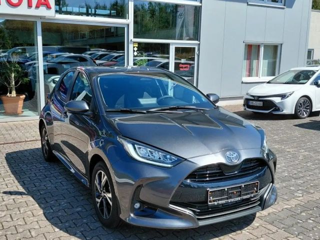 Toyota Yaris Hatchback Hybride VVT-i