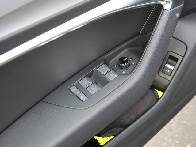 Audi A6 40 TDI Avant S-Line S-Tronic