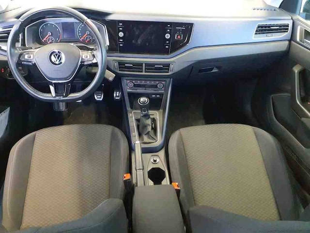 Volkswagen Polo Polo 1.0     CL   BT070 TSIM5F