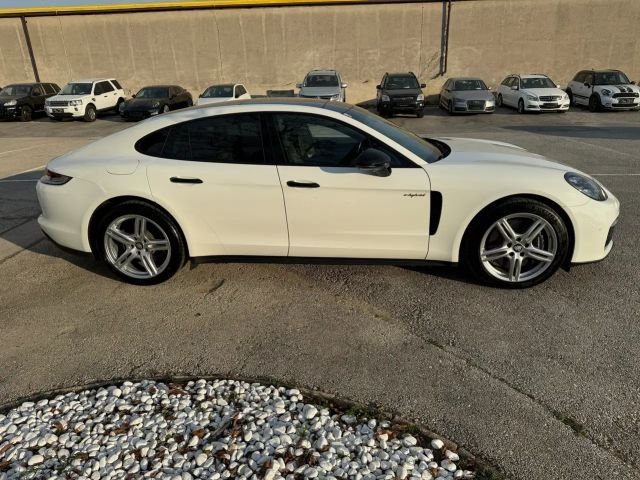 Porsche Panamera 4 E-Hybrid