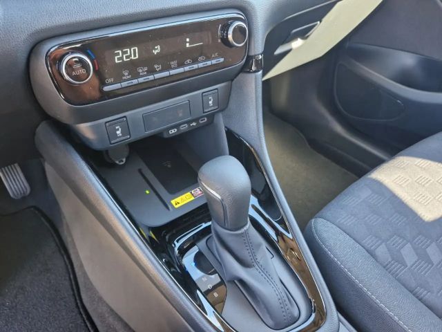 Toyota Yaris 1.5 Teamplayer CP ACC+LED+SHZ+Fernlichtass.