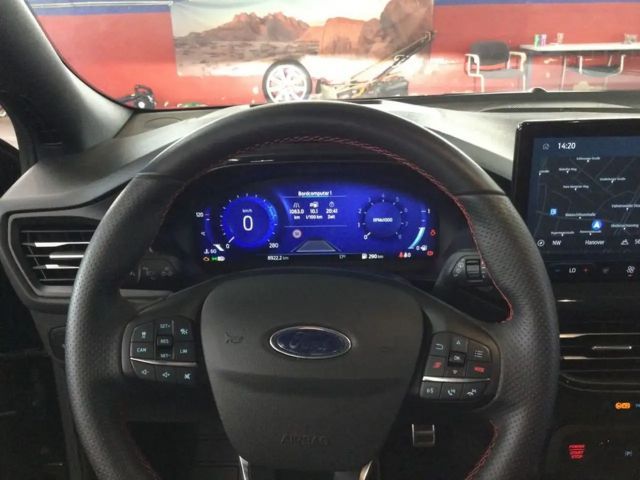 Ford Focus EcoBoost ST Line