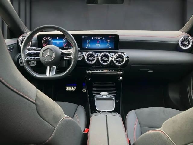 Mercedes-Benz CLA 200 AMG Line Shooting Brake