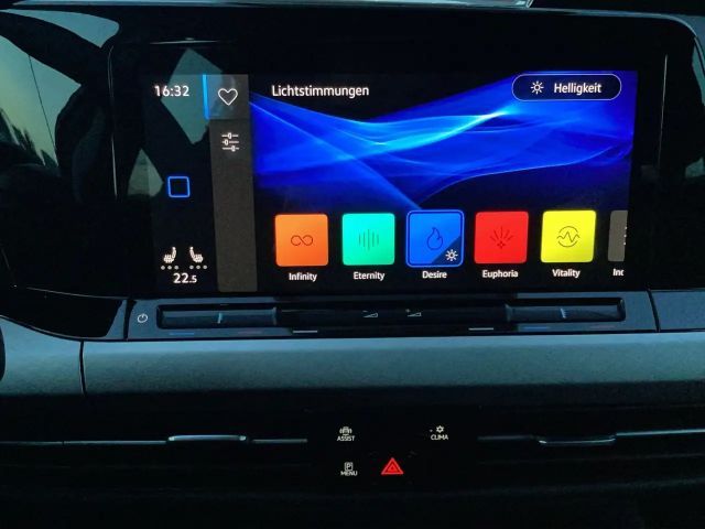 Volkswagen Golf 1.5 TSI DSG Life Variant