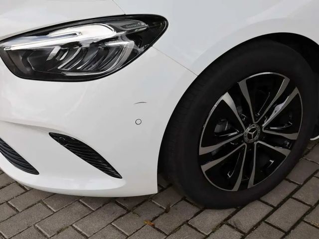 Mercedes-Benz B 200 Sedan