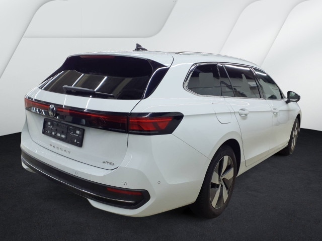 Volkswagen Passat 1.5 eTSI Business DSG Variant