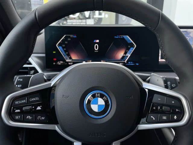 BMW 330 330e M-Sport Touring xDrive