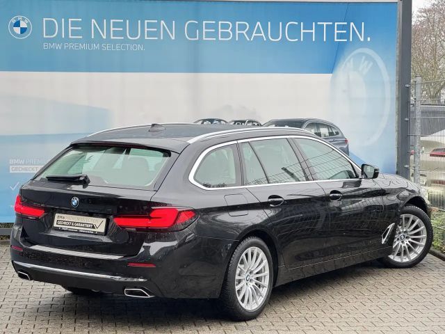 BMW 530 530i Luxury Line Touring xDrive