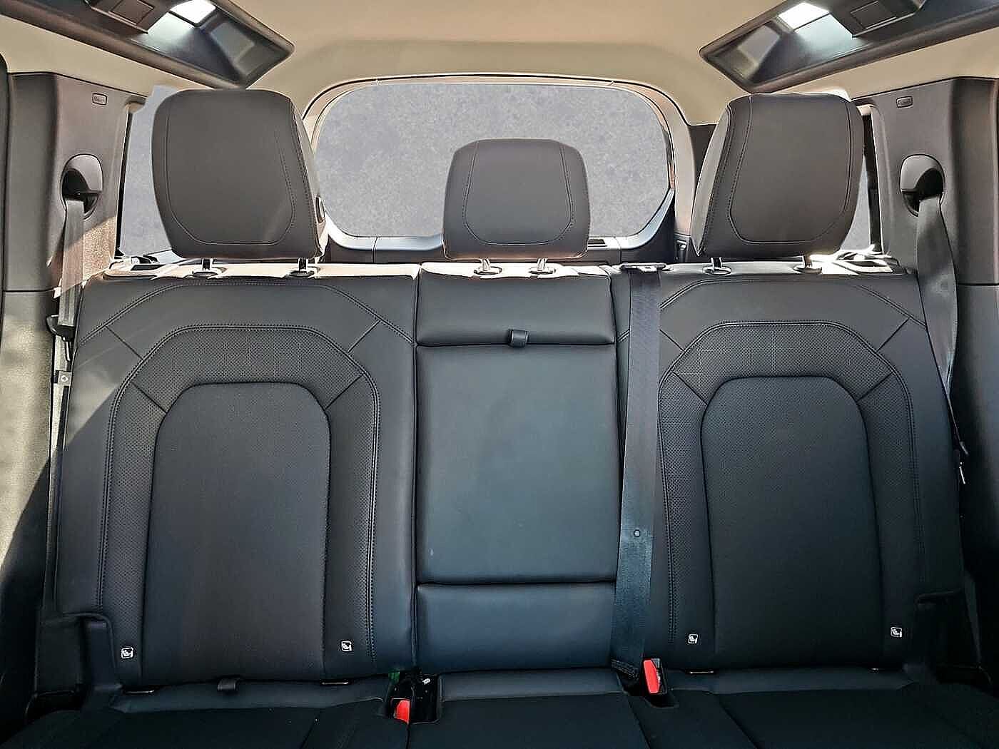 Land Rover Defender 110 SE