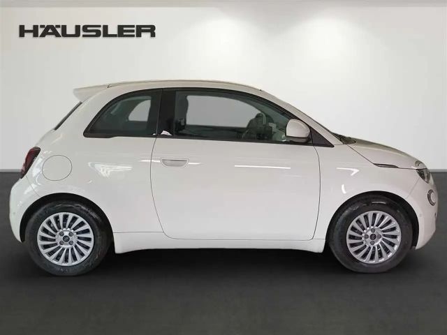 Fiat 500e Sitzheizung Rückfahrkamera Parksensoren
