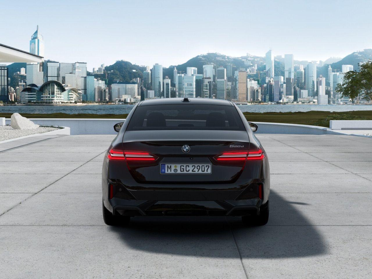 BMW 520 520d M-Sport Sedan