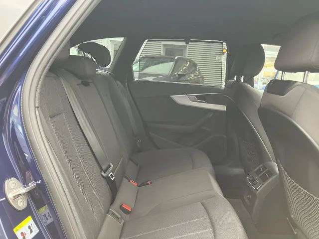 Audi A4 45 TFSI Quattro S-Tronic