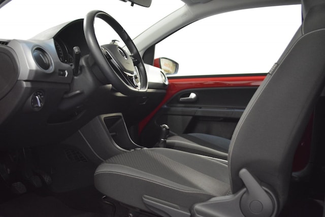 Volkswagen up! Active